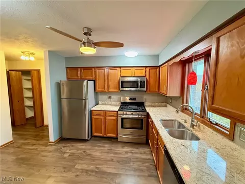 7380 Eisenhower Dr #5, Boardman, OH 44512 photo 4