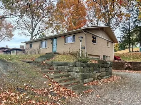 185 Wabash Ave NW, New Philadelphia, OH 44663