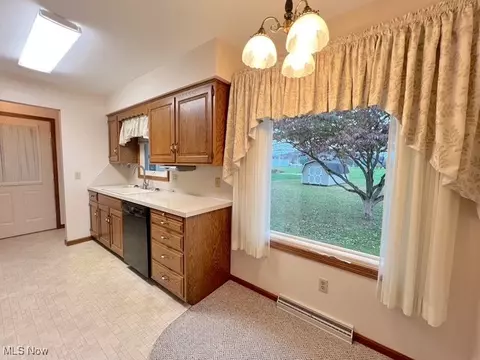 100 Wade Dr, Dover, OH 44622 photo 7