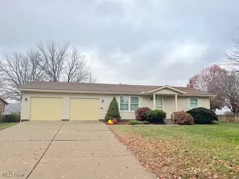 100 Wade Dr, Dover, OH 44622