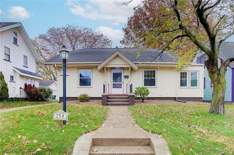 250 Montrose Ave NW, Canton, OH 44708