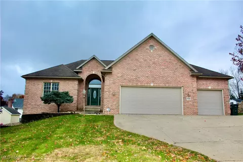 7023 Chatfield Ave NE, Canton, OH 44721