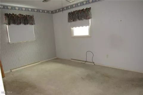 Bedroom - 1000 Brown Dr, Ashtabula, OH 44004 photo 3 of 4