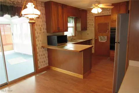 Kitchen - 1000 Brown Dr, Ashtabula, OH 44004 photo 2 of 3