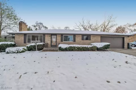 5850 Andover Blvd, Garfield Heights, OH 44125