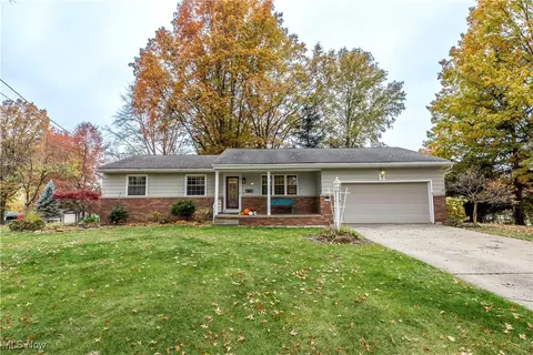 1736 Lafayette Cir, Stow, OH 44224
