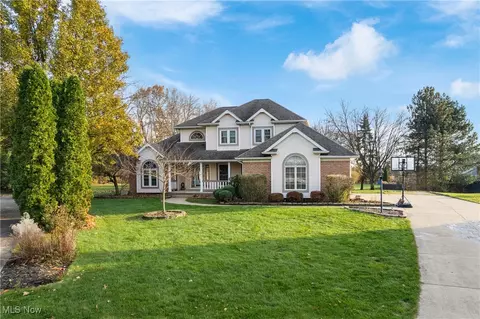 9264 Shipton Cir NW, North Canton, OH 44720