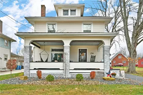 254 Christian Ave, Hubbard, OH 44425