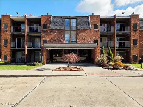 4187 Columbia Rd #126, North Olmsted, OH 44070