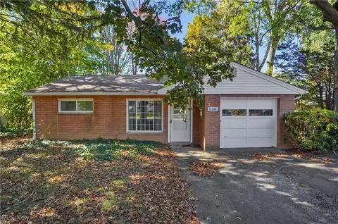 8284 Westmoor Rd, Mentor, OH 44060