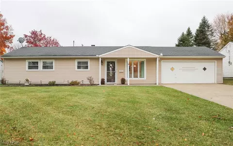 6158 Mark Rd, Bedford Heights, OH 44146