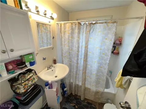 Bath - 22751 Fox Ave, Euclid, OH 44123 photo 1 of 1