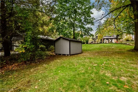 268 E Willowview Dr, Akron, OH 44319 photo 41