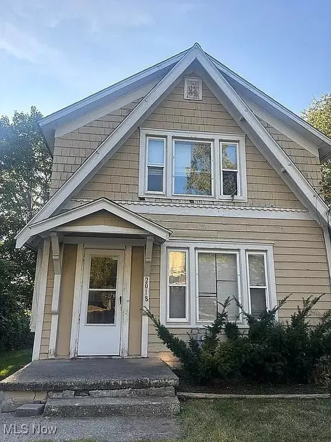 2018 Stone St, Cuyahoga Falls, OH 44221