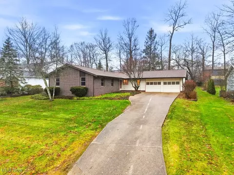 294 S Park Dr, Aurora, OH 44202
