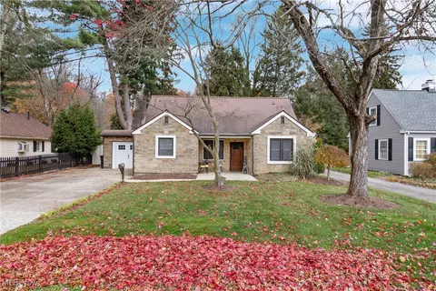 2065 Annetta Ave, Akron, OH 44313