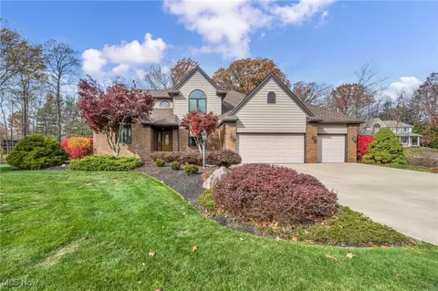 10171 Hobby Horse Ln, Mentor, OH 44060