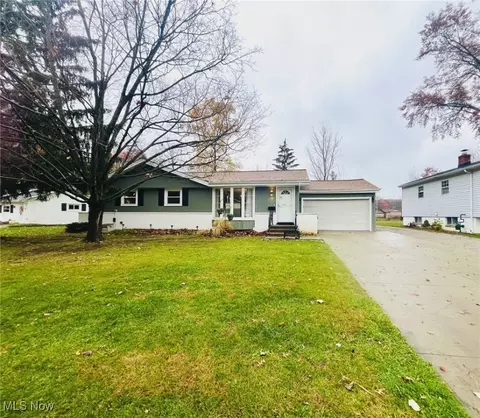 26946 Westwood Ln, Olmsted Twp, OH 44138