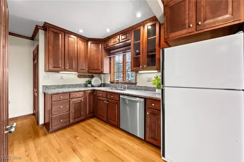 Kitchen - 705 Damon St, Akron, OH 44310 photo 3 of 6