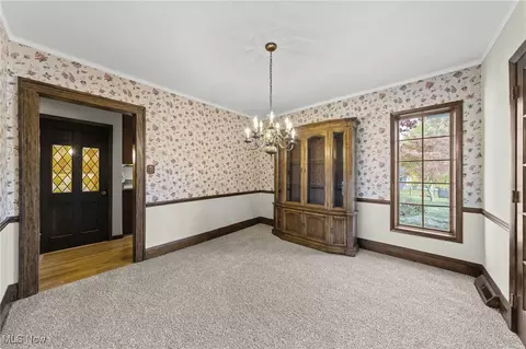 Dining - 705 Damon St, Akron, OH 44310 photo 2 of 3