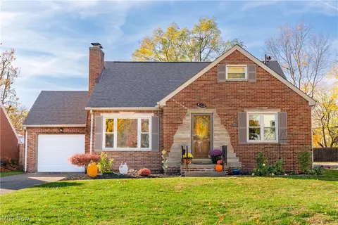 233 Harter Ave NW, Canton, OH 44708
