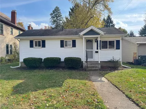 326 E 13th St, Dover, OH 44622