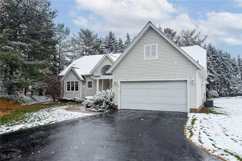 105 Barkwood Dr #1, Wadsworth, OH 44281