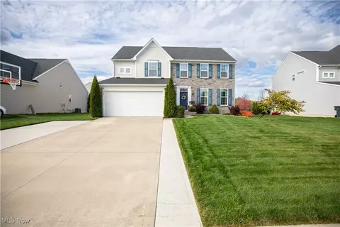 402 Buckingham Grv, Wadsworth, OH 44281