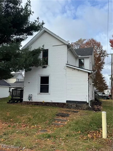 123 S 12th St, Coshocton, OH 43812