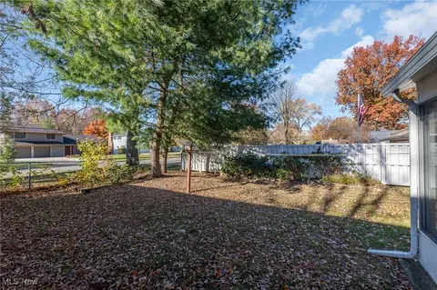 243 Edgewood Dr, Berea, OH 44017 photo 31