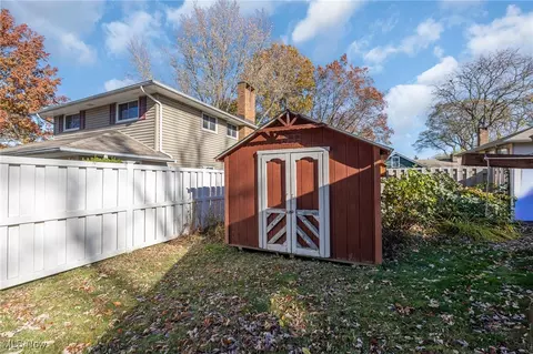 243 Edgewood Dr, Berea, OH 44017 photo 34
