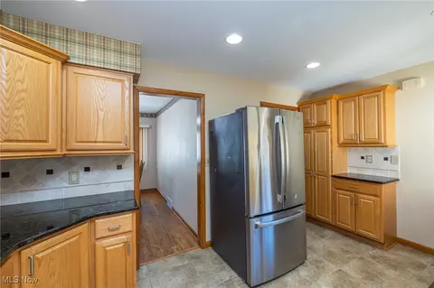 243 Edgewood Dr, Berea, OH 44017 photo 15