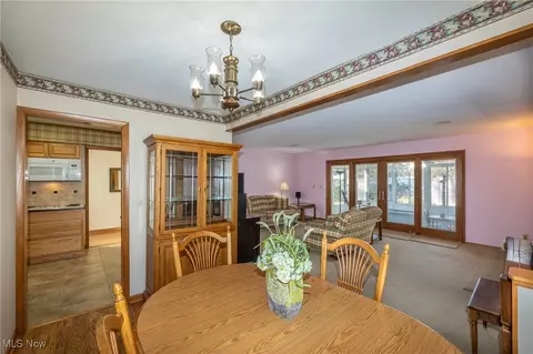 243 Edgewood Dr, Berea, OH 44017 photo 11