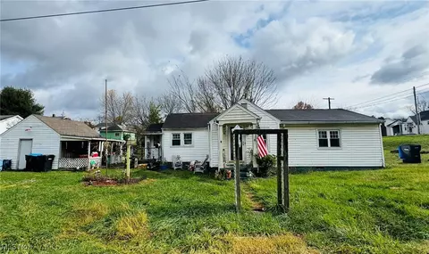 2132 Osceola Ave, Zanesville, OH 43701