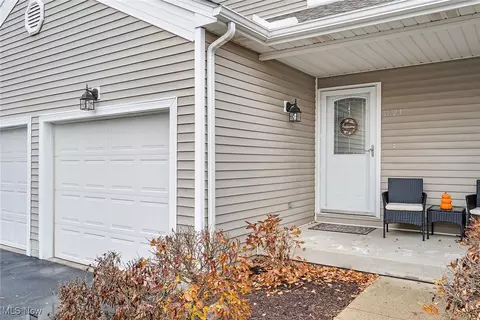 3821 Mercedes Pl, Canfield, OH 44406