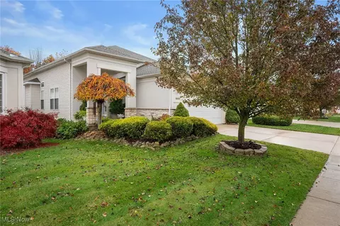 9478 Scottsdale Dr, Broadview Heights, OH 44147