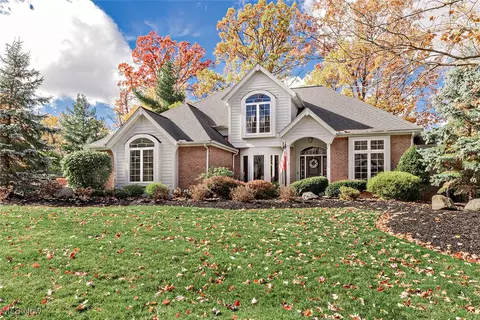 7320 Hunters Trl, Concord, OH 44077