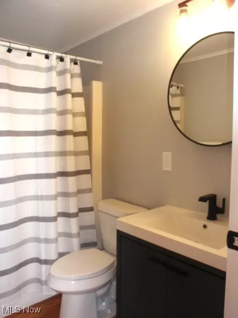 Bath - 64 Valley Forge Ln, Elyria, OH 44035 photo 1 of 1