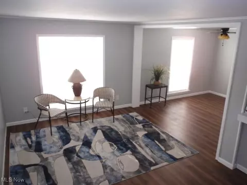 Living - 64 Valley Forge Ln, Elyria, OH 44035 photo 3 of 4