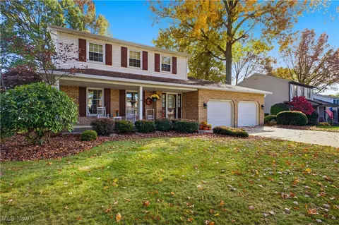 8479 Crystal Dr, Boardman, OH 44512