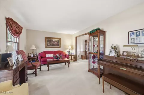 8479 Crystal Dr, Boardman, OH 44512 photo 6