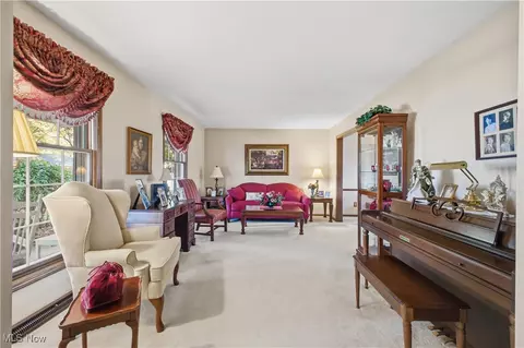 8479 Crystal Dr, Boardman, OH 44512 photo 4