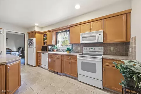 8479 Crystal Dr, Boardman, OH 44512 photo 8