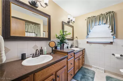 8479 Crystal Dr, Boardman, OH 44512 photo 17