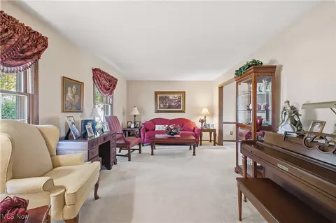 8479 Crystal Dr, Boardman, OH 44512 photo 3
