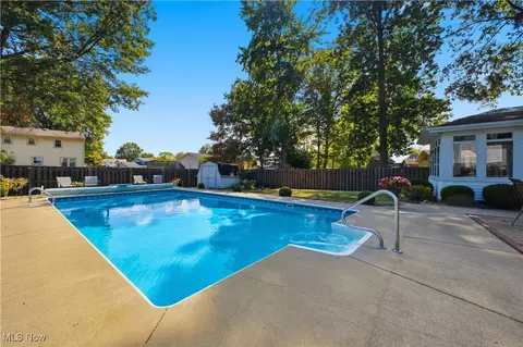 8479 Crystal Dr, Boardman, OH 44512 photo 27