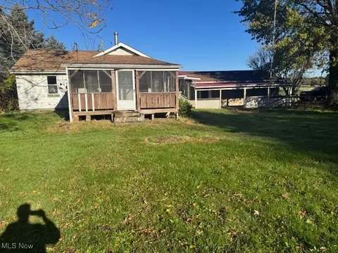 1784 Columbiana Rd, New Springfield, OH 44443