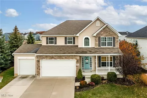 3982 Courtyard Dr, Lorain, OH 44053