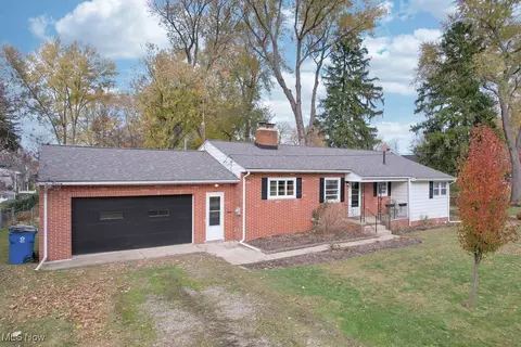 38810 Harmondale Dr, Willoughby, OH 44094 photo 2