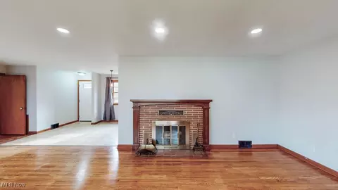 38810 Harmondale Dr, Willoughby, OH 44094 photo 17